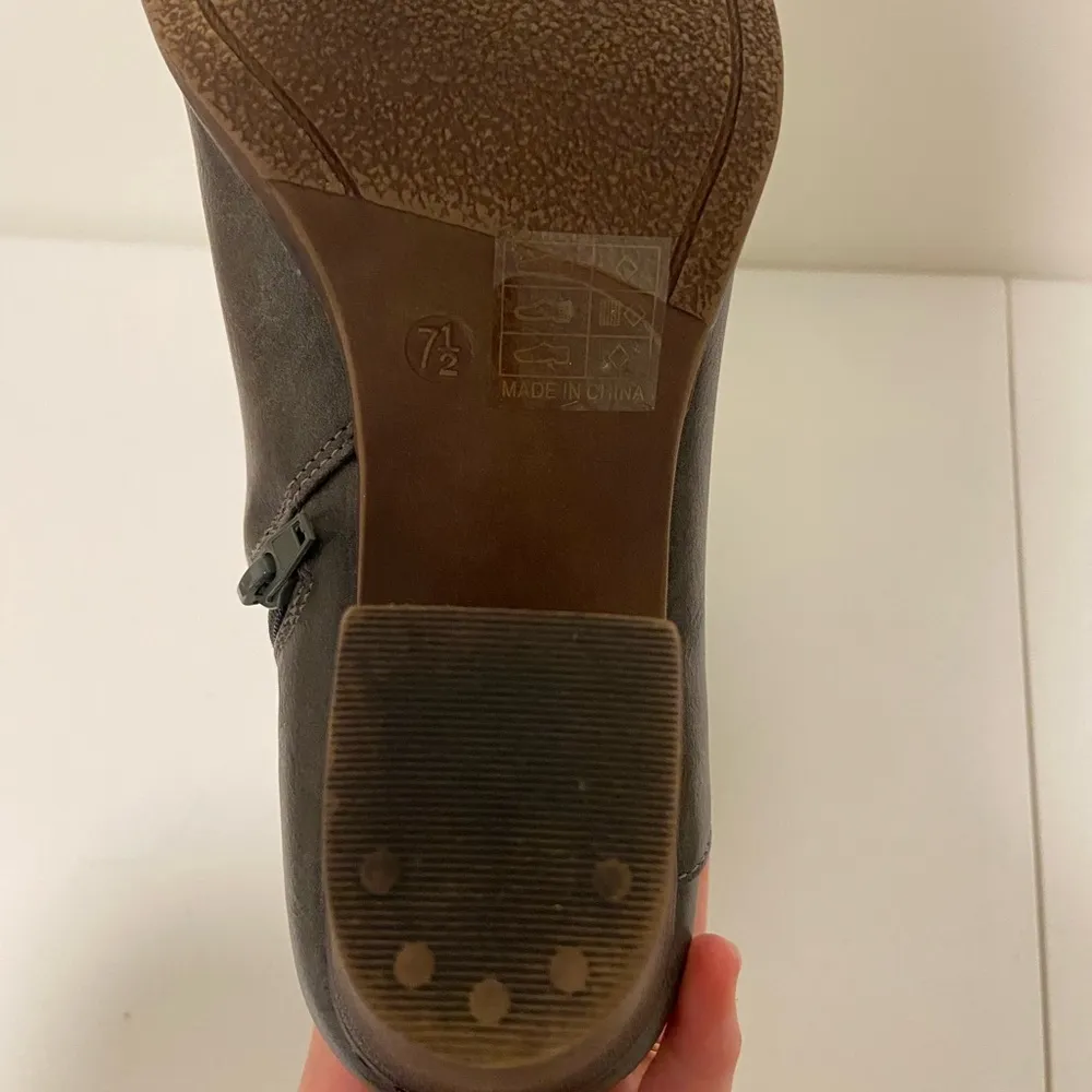 NWOT | Mata women’s heeled ankle‎ boots — size 7.5 - Image 5