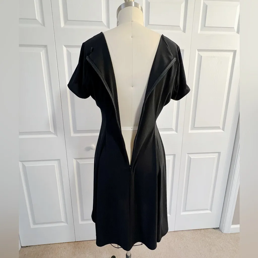 Uniqlo Crepe Jersey Short-Sleeve Flared Dress in Black size L - Image 7
