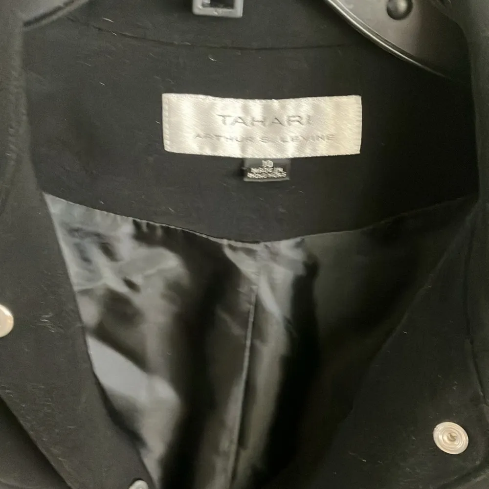 Tahari Arthur Levine Black Blazer With Zip Pockets & Snap Front Closure - Image 2