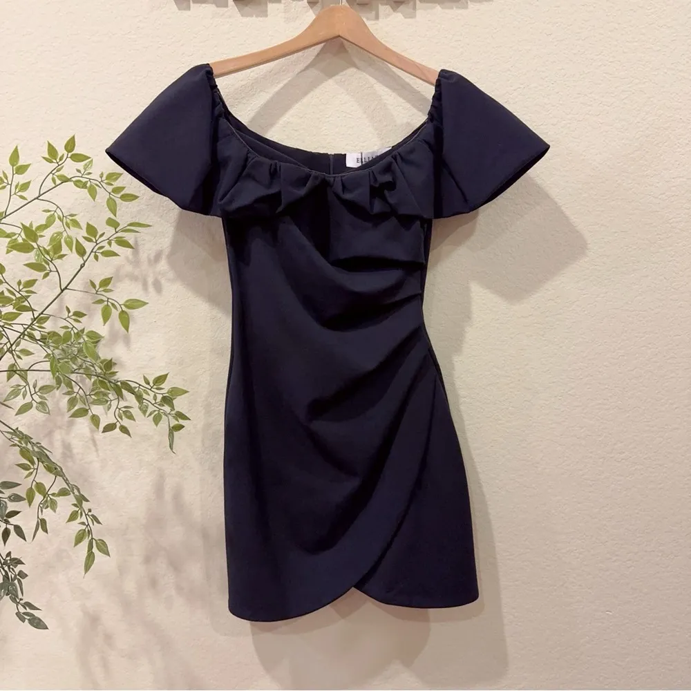 Elliatt Sofia Ruched Off Shoulder Mini Dress in Navy Size Small NWT - Image 4