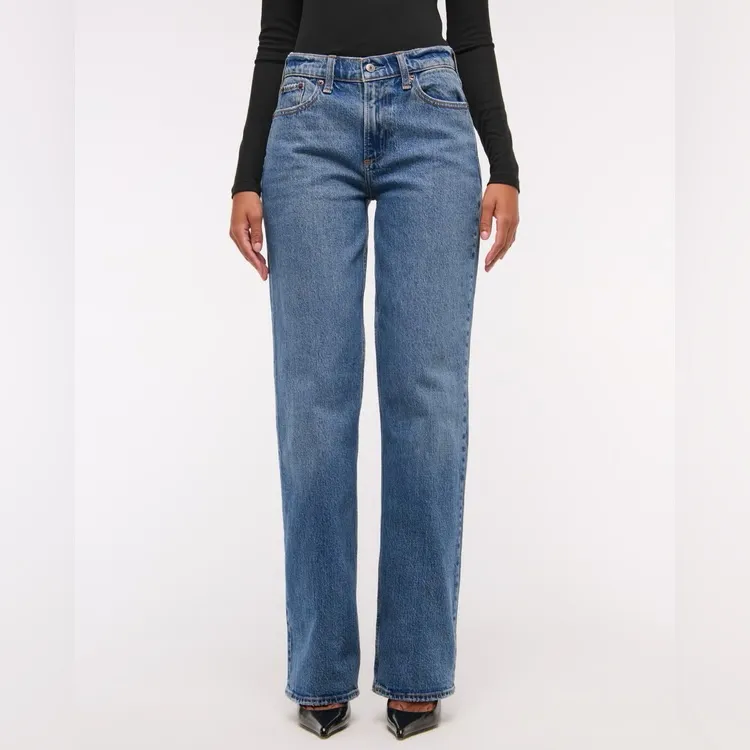 Abercrombie & Fitch Curve Love Low Rise Baggy Jean in Medium Blue Size 25 or 0 - Image 2