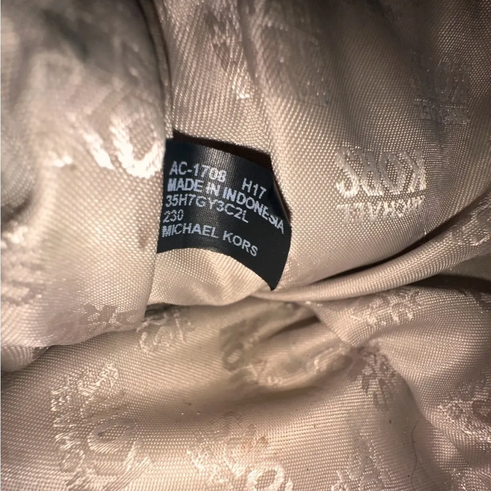 Michael Kors Alto Blush Tote - Image 11