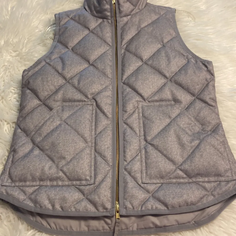 J.Crew Puffer Vest size S BNWOT silver/gray color length 25” bust 34” - Image 13