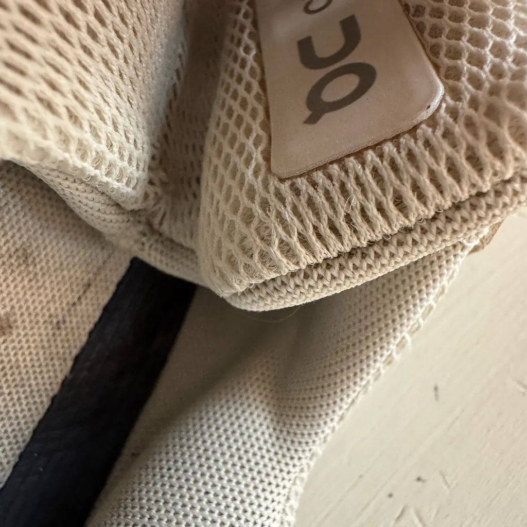 On women’s white CloudSwift running shoes size 10 - Image 7