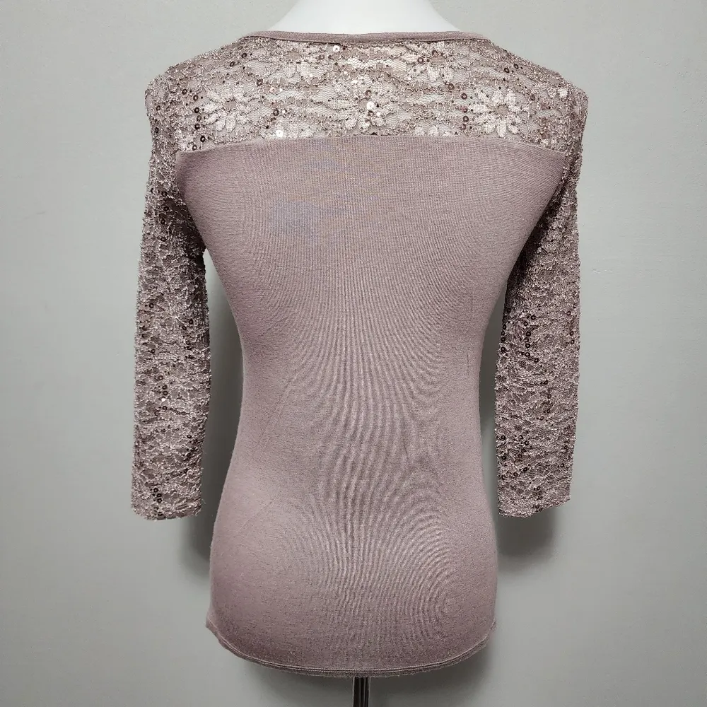 Lavish Taupe Lace Sequin With Knit Contrast ¾ Sleeve Blouse Size Small - Image 4