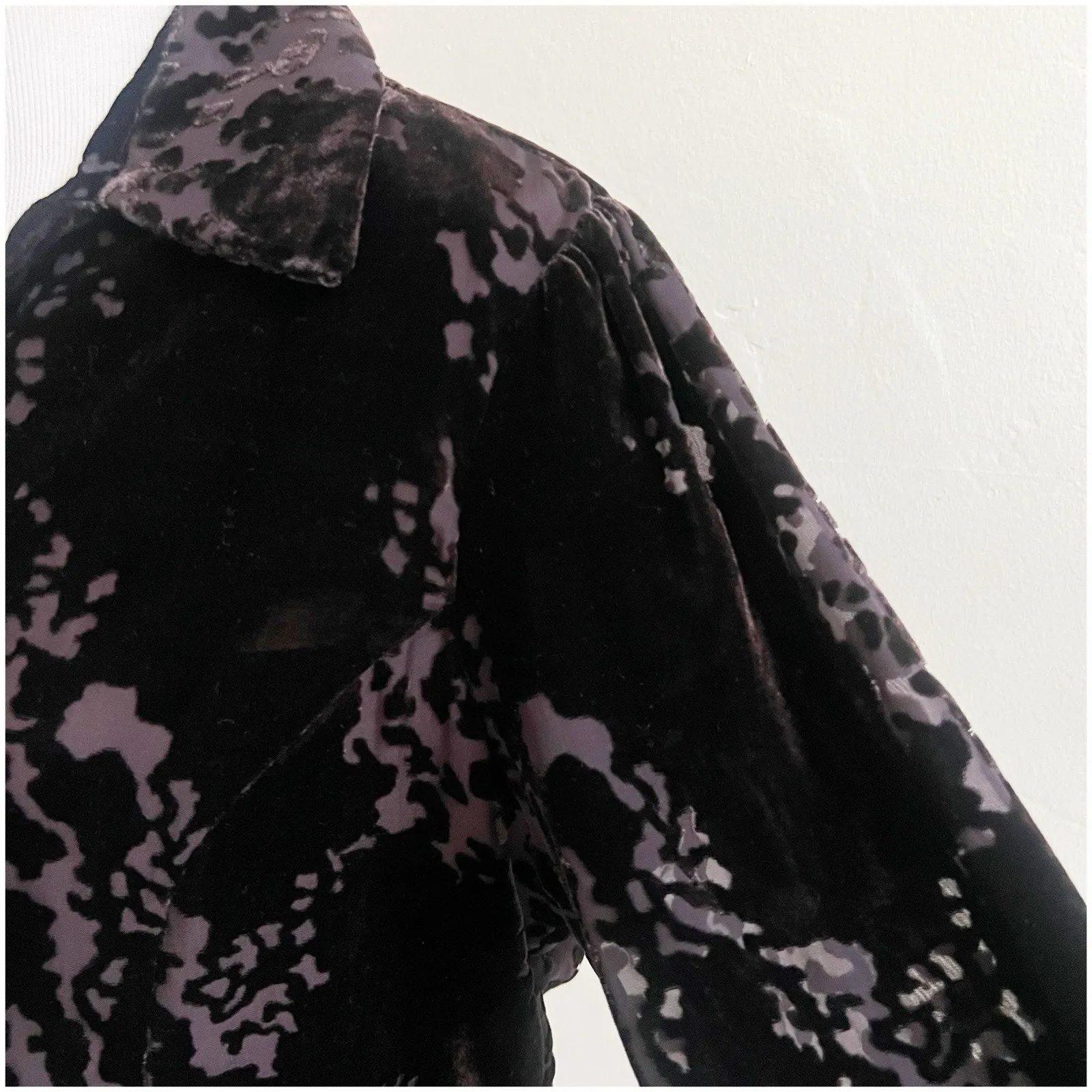 Jones New York Women’s Burnout Velvet Brown Button Down Shirt Size 12 Whimsigoth - Image 9