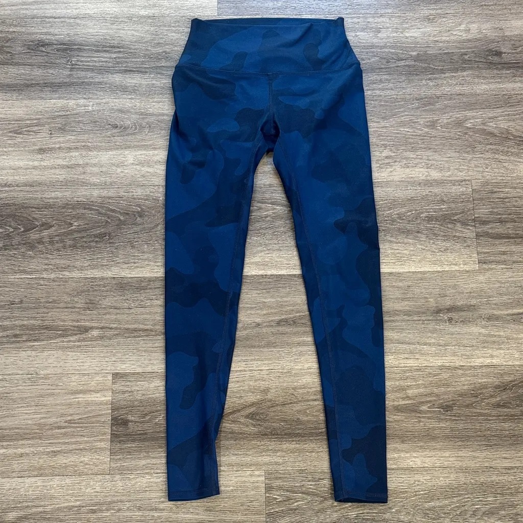 ALO Yoga Blue High rise Camouflage Leggings Airbrush Full Length - Image 2