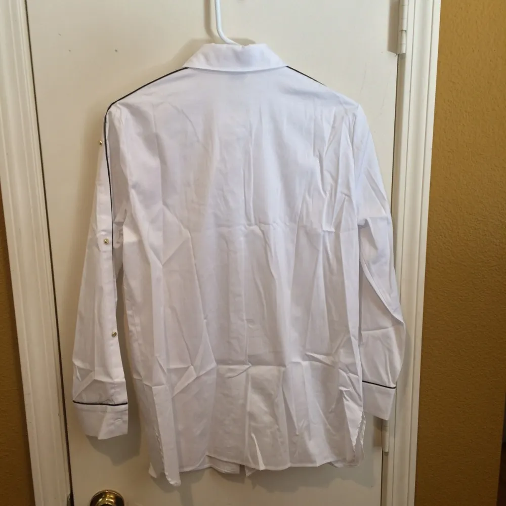 Ming Wang women's gold hardware contrast button down long sleeve formal top - Image 4