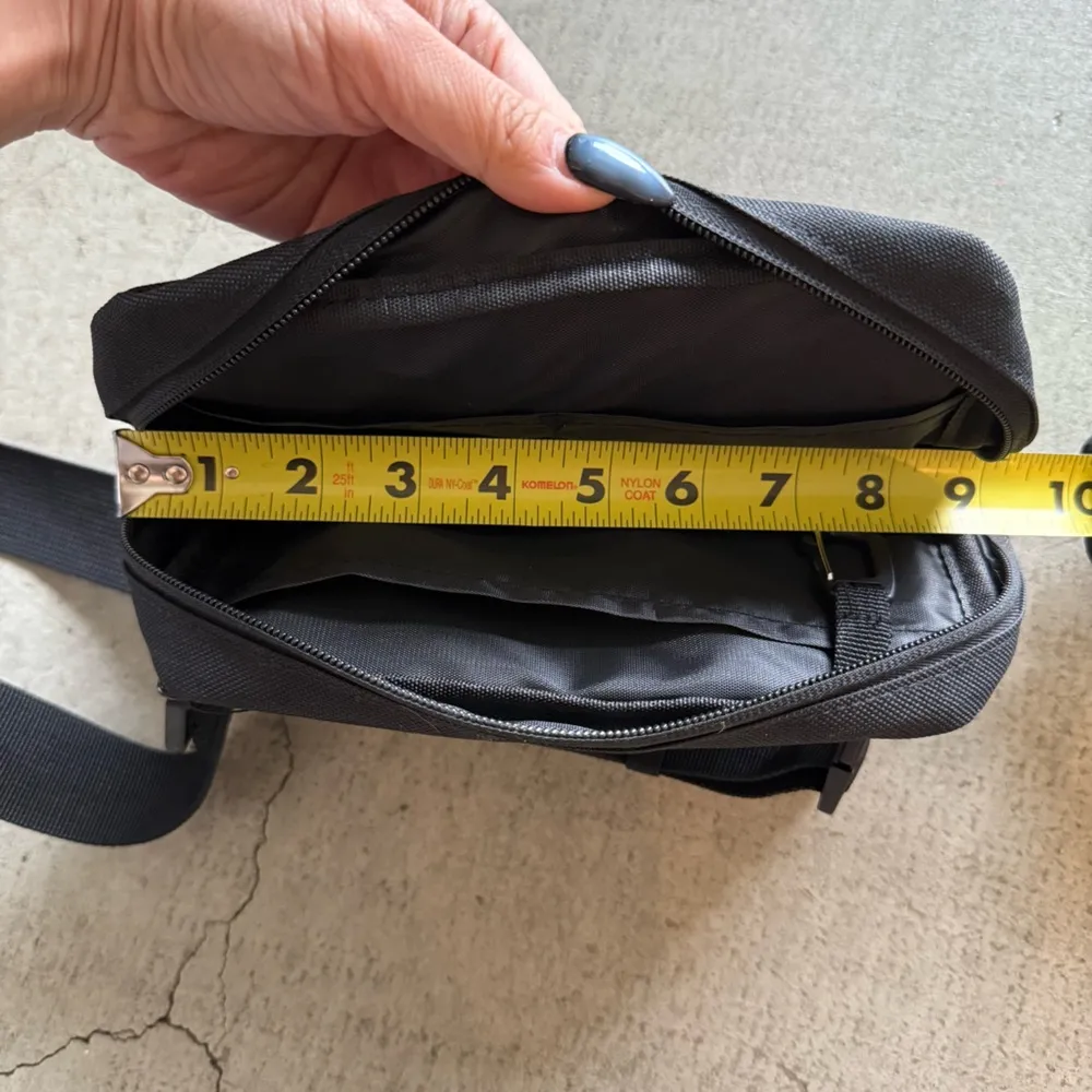 LA Lakers / nwt / pride night 2024 crossbody bag Fanny pack / black - Image 4