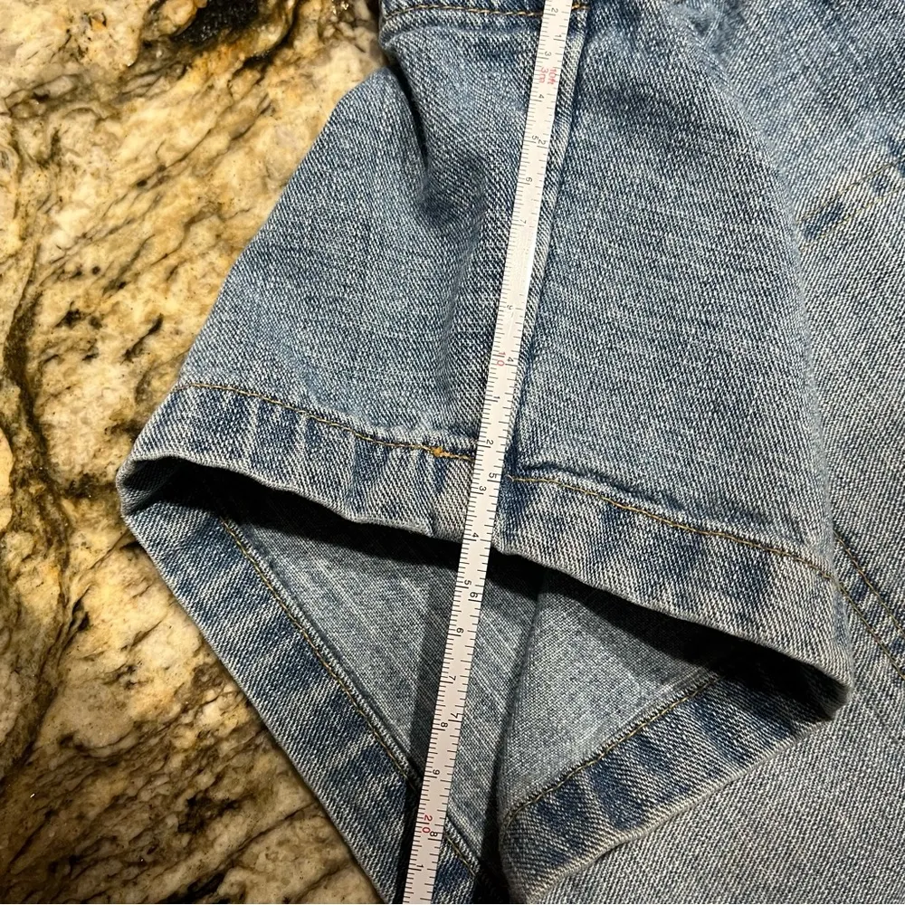 2000’s Old Navy Denim Cargo Shorts - Image 3