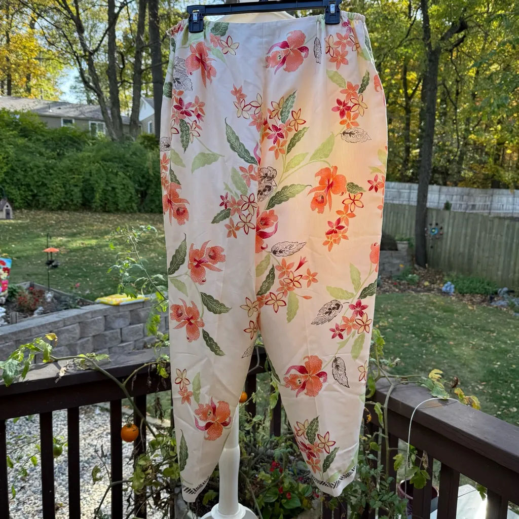 Talbots Pants Women 16 16W Cream Floral Pure Silk Side Zip Tapered High Rise - Image 4