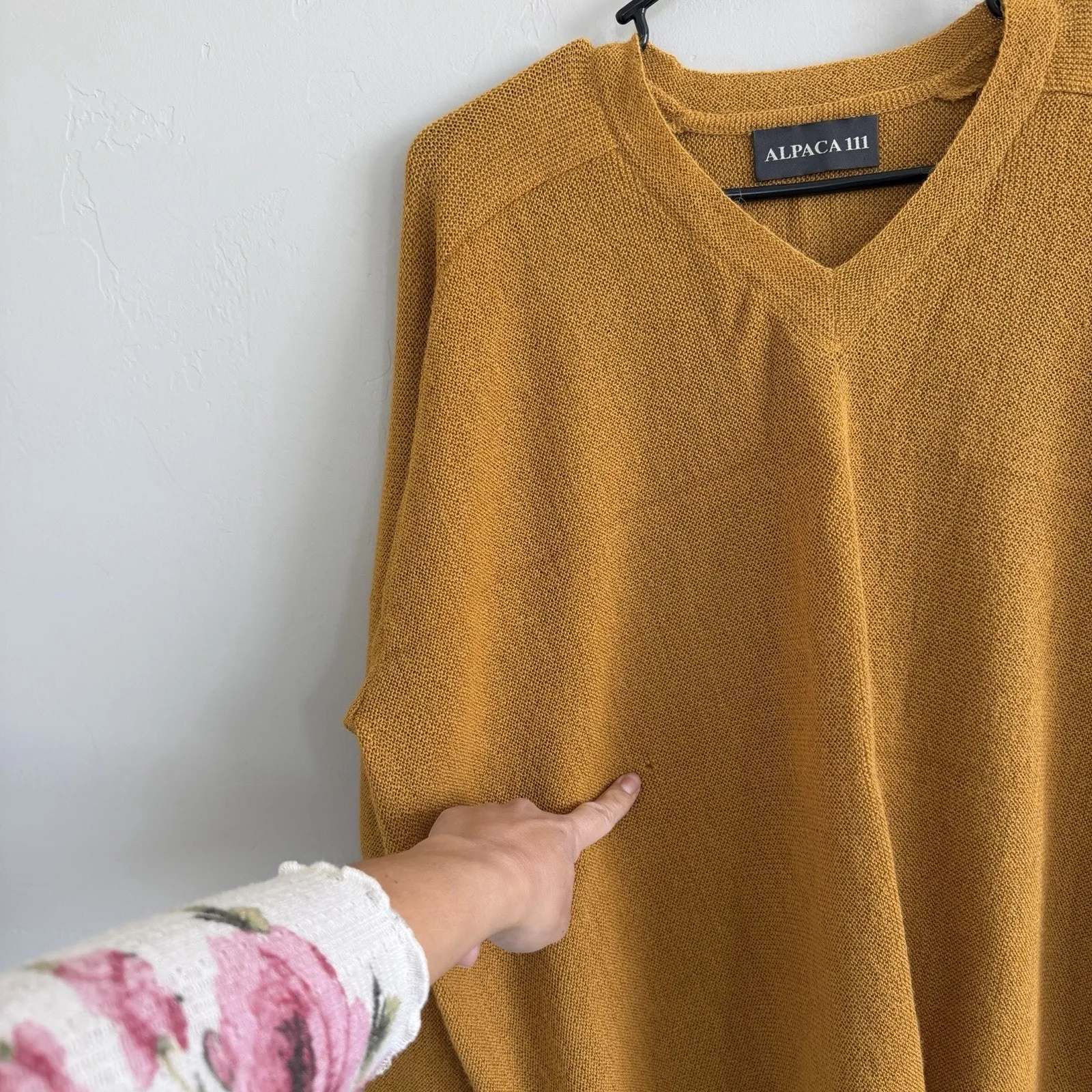 Alpaca 111 Woman’s Vneck Sweater Sz L Orange Tight Knit 100% Alpaca Made In Peru Size L - Image 4