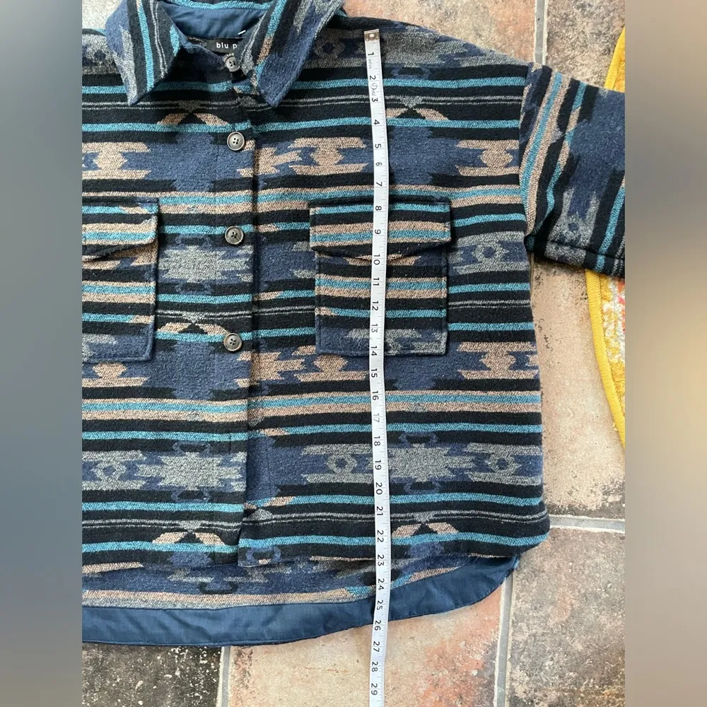 Blue and Tan Aztec Western Print Shacket Jacket Sz L - Image 7