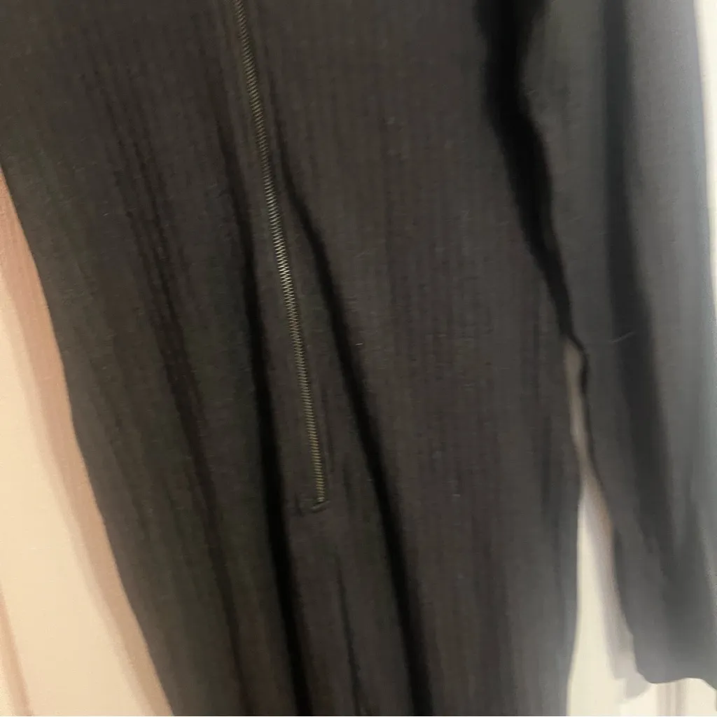 American Eagle Outfitters Charcoal Zip-Up Top - Image 4