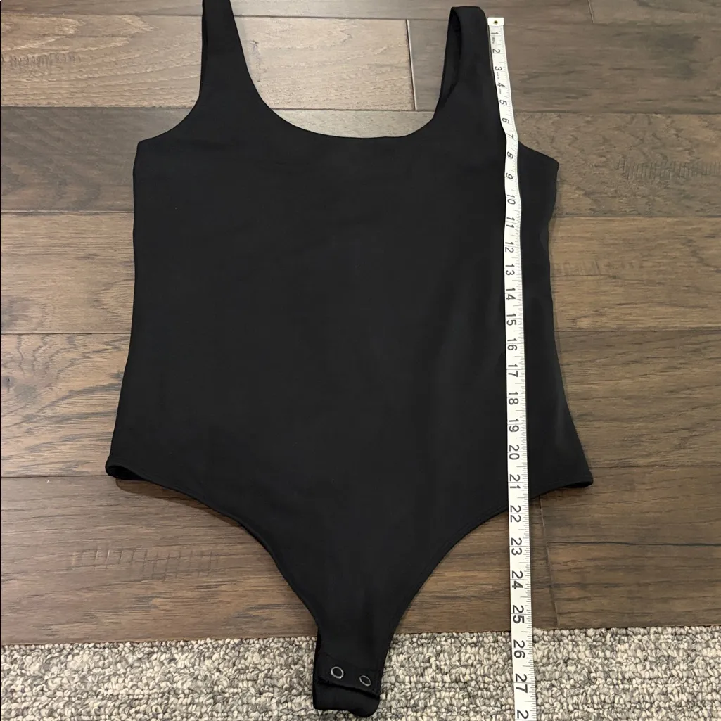 NWT Express Body contour High Compression Bodysuit Sz M - Image 10