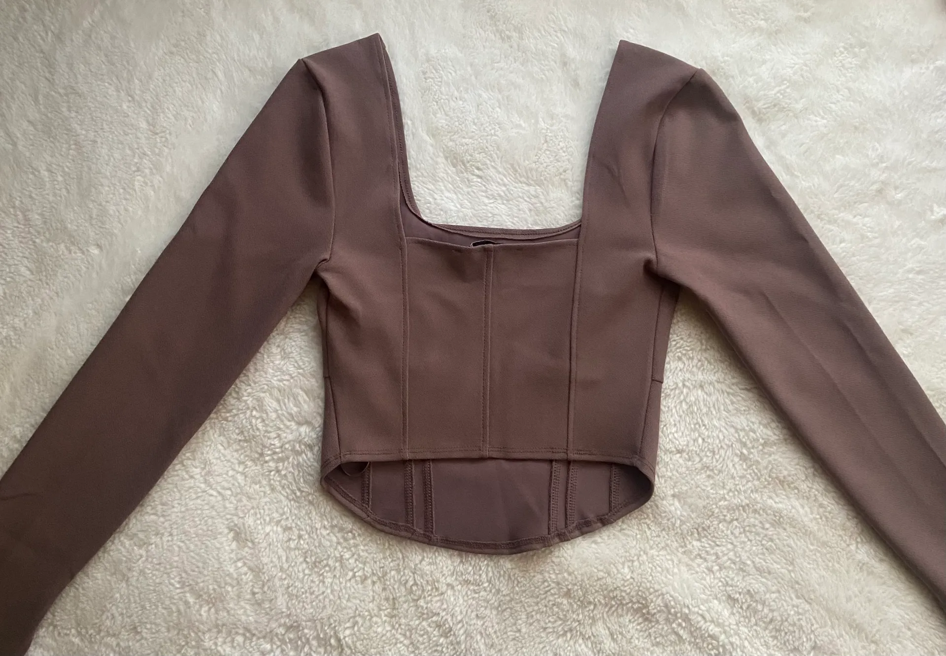 Cropped Long Sleeve Top - Image 4