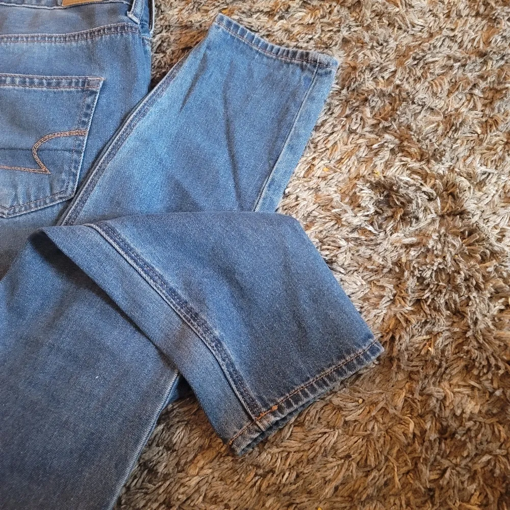 American Eagle AEO Medium Indigo Wash MOM Jeans 4 - Image 7