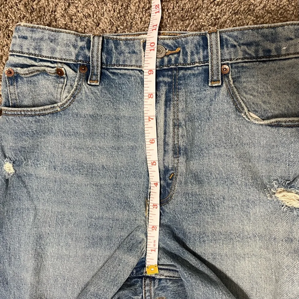 Abercrombie High Rise Mom Jeans - Image 5