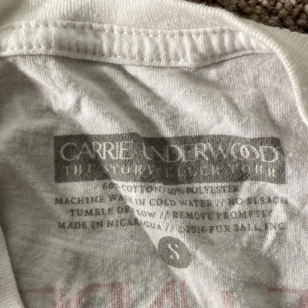 Carrie Underwood Top SIZE S - Image 2