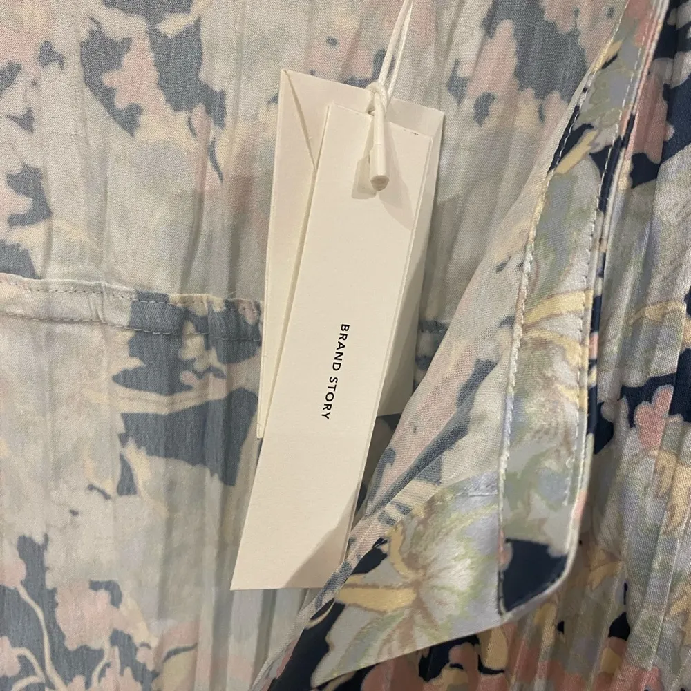 NWT Vince Lotus Print Crinkle Top Size 3X - Image 3