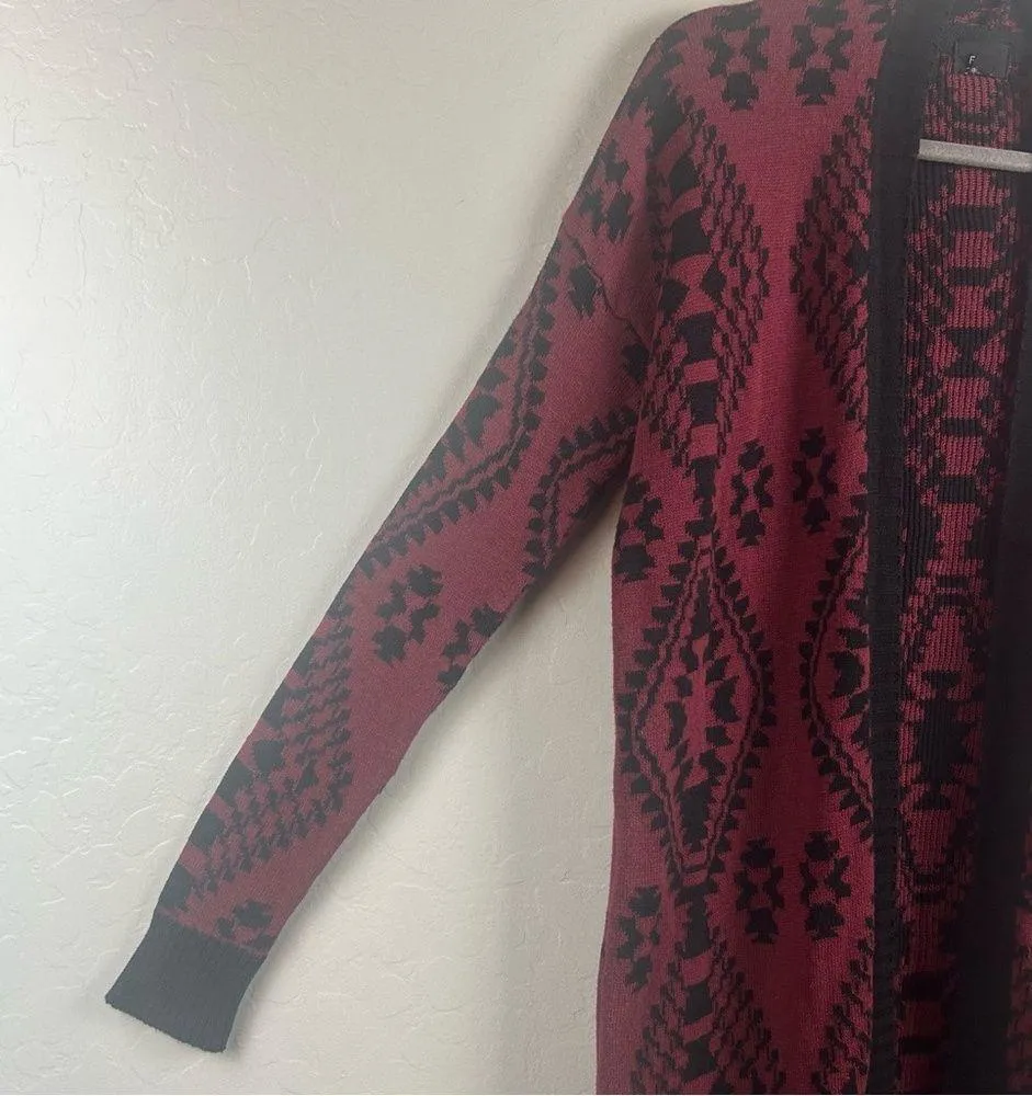 FATE burgundy and black Aztec print long sleeve open front cardigan size small - Image 5