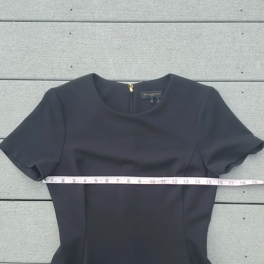 Donna Karan Black Label High Low Short Sleeve Dress with Pockets - Image 13