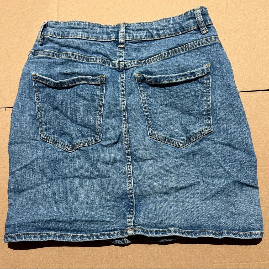 Women’s Medium Zara Jean Blue Mini Skirt EUC - Image 4
