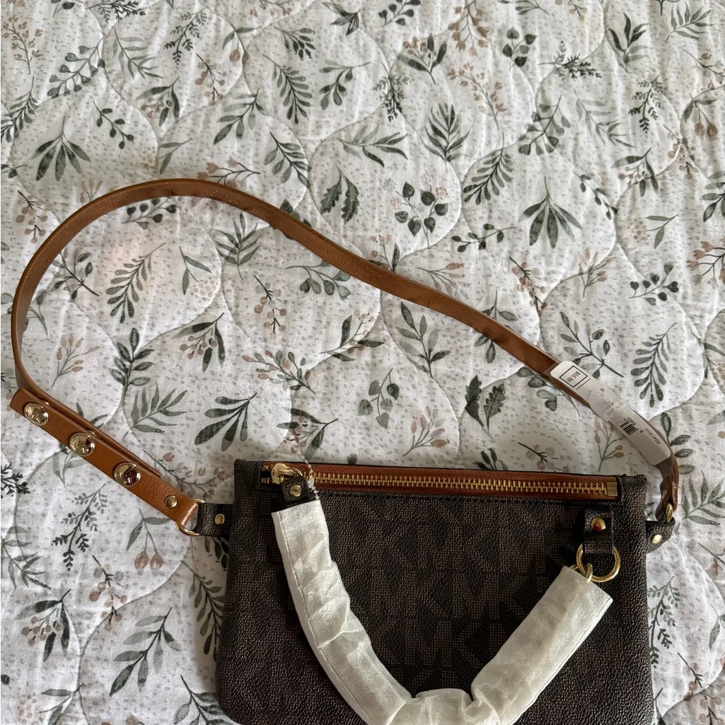 Michael Kors NWT  Monogram Logo Belt Bag - Image 5