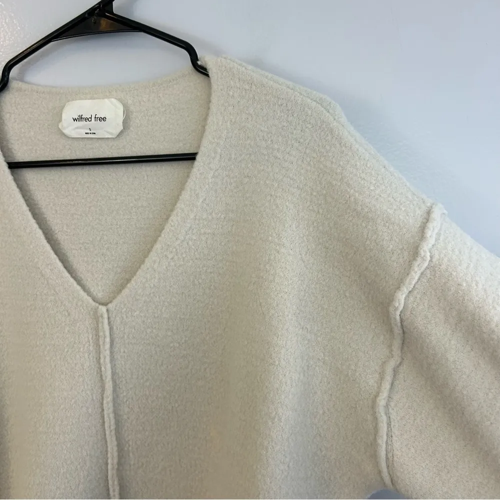 Wilfred Aritzia Free White Oversized V-neckline Long Sleeve Sweater Size Small - Image 7