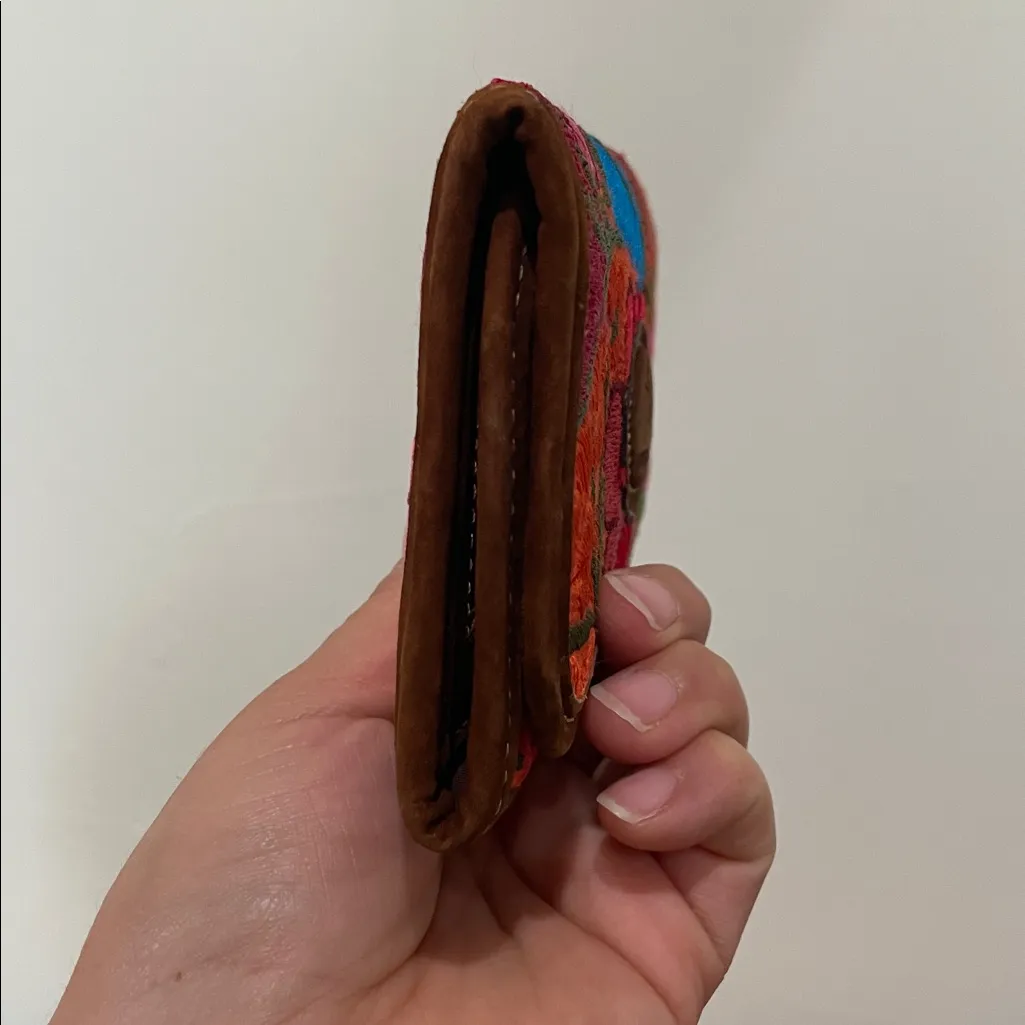 Artisan Handmade Guatemala Embroidered Trifold Wallet - Image 4