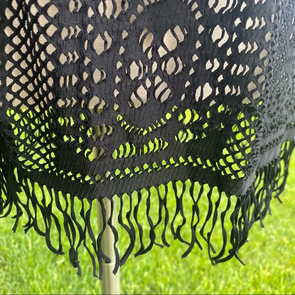 Serene black crochet beach coverup Size undefined - Image 10
