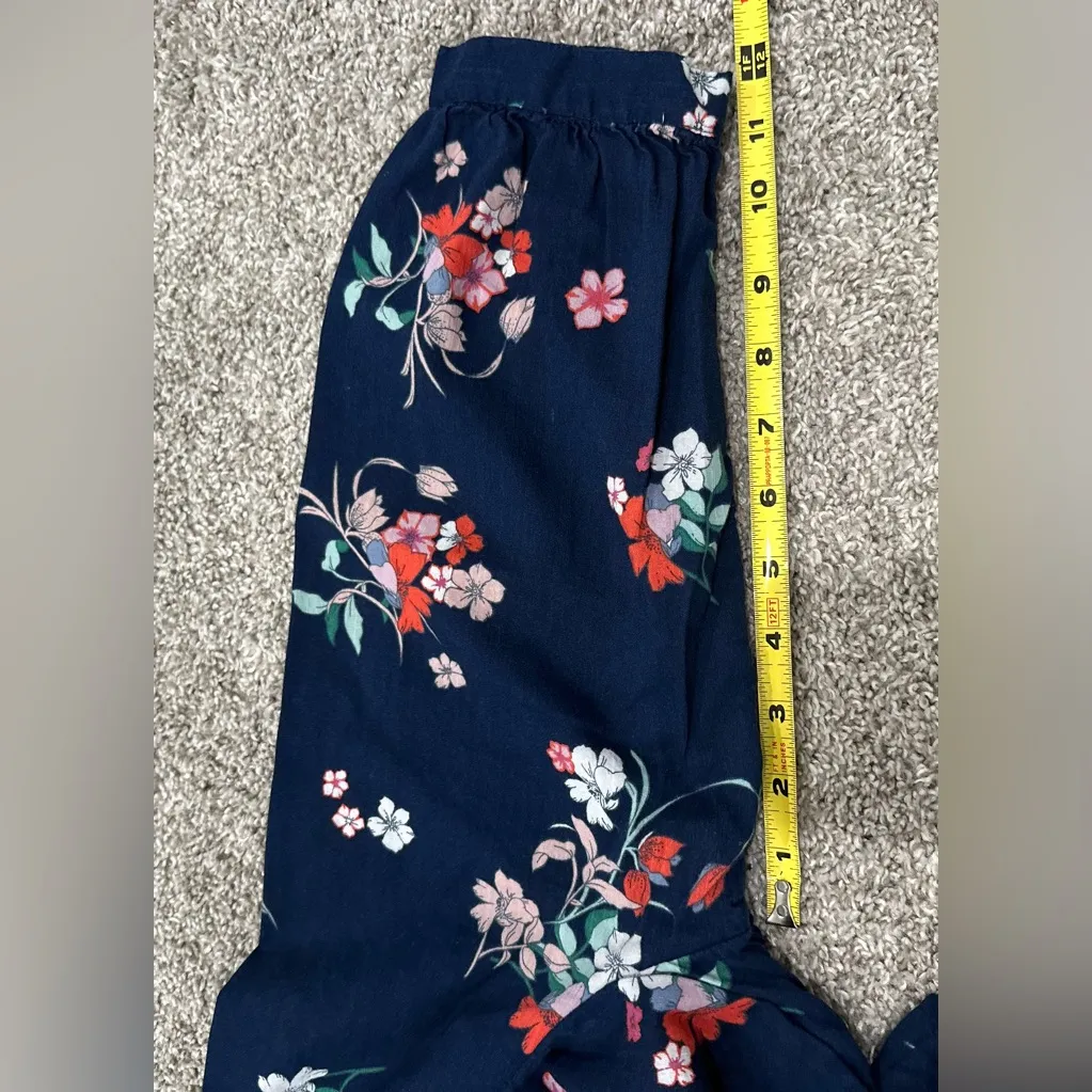 St. John's Bay Navy Floral Blouse - Image 8