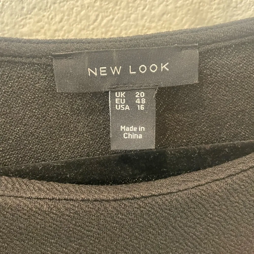 ASOS New Look Curve puff floral detail black dress size 16 - Image 4