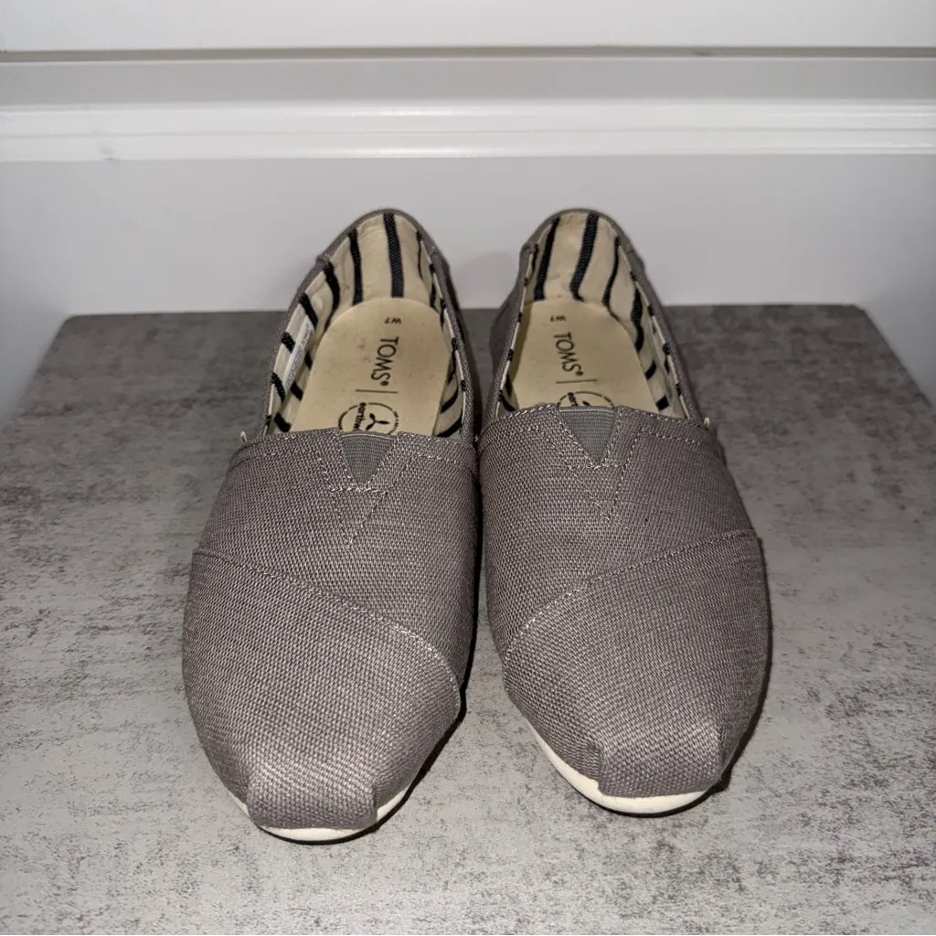 Toms Grey Women Size 7 - Image 2