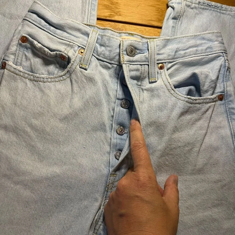 Levi’s ribcage straight ankle 24 light wash - Image 4