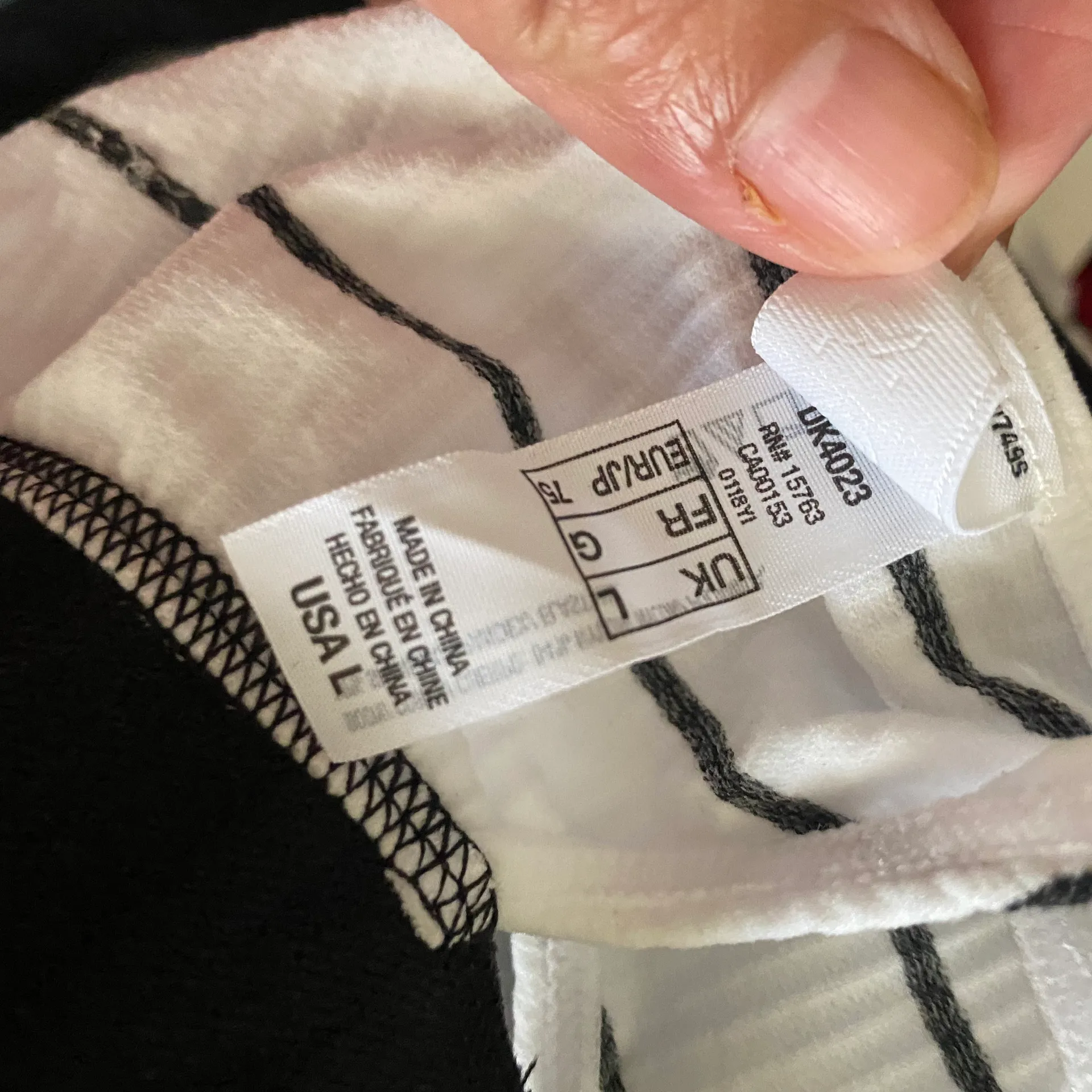 DKNY Women’s Litewear Seamless Striped Ribbed Crop Top Bralette L - Image 7