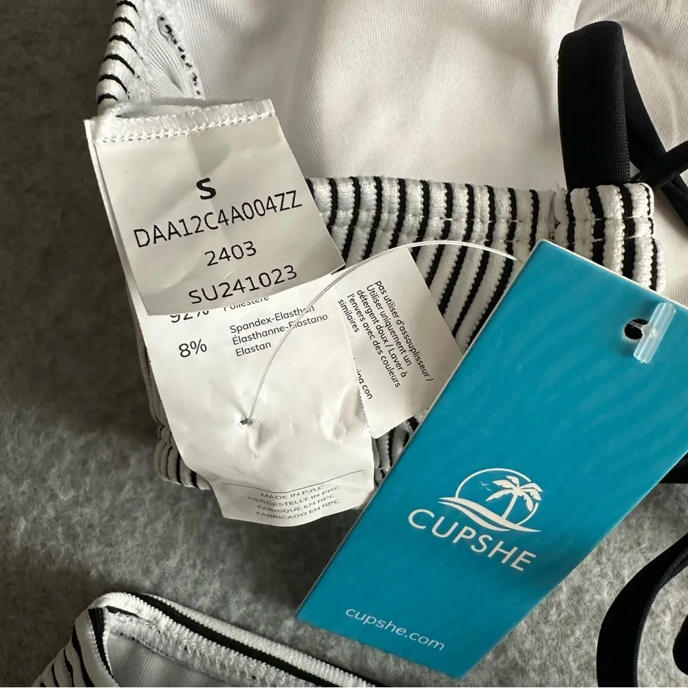 NWT Cupshe white black striped bikini size S - Image 4