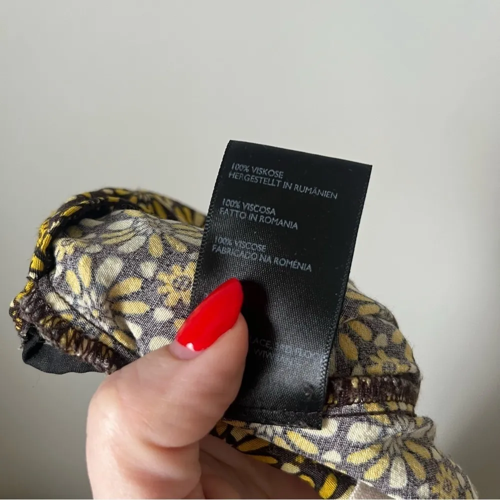 Geo Floral High-Rise Soft Flare Trousers M - Image 10