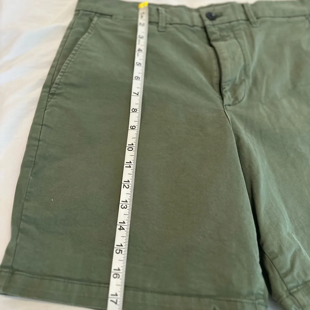 NWOT GAP Womens Dusty Green Sz: 32 - 8” Chino Stretch Shorts. Slash Pockets. - Image 4