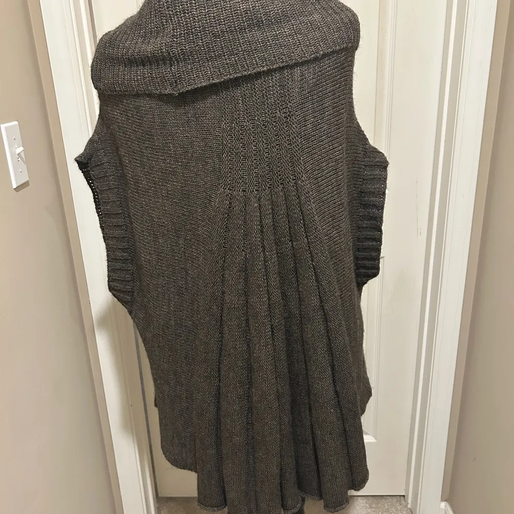 Brown Cowl Neck Sweater Poncho Size undefined - Image 3