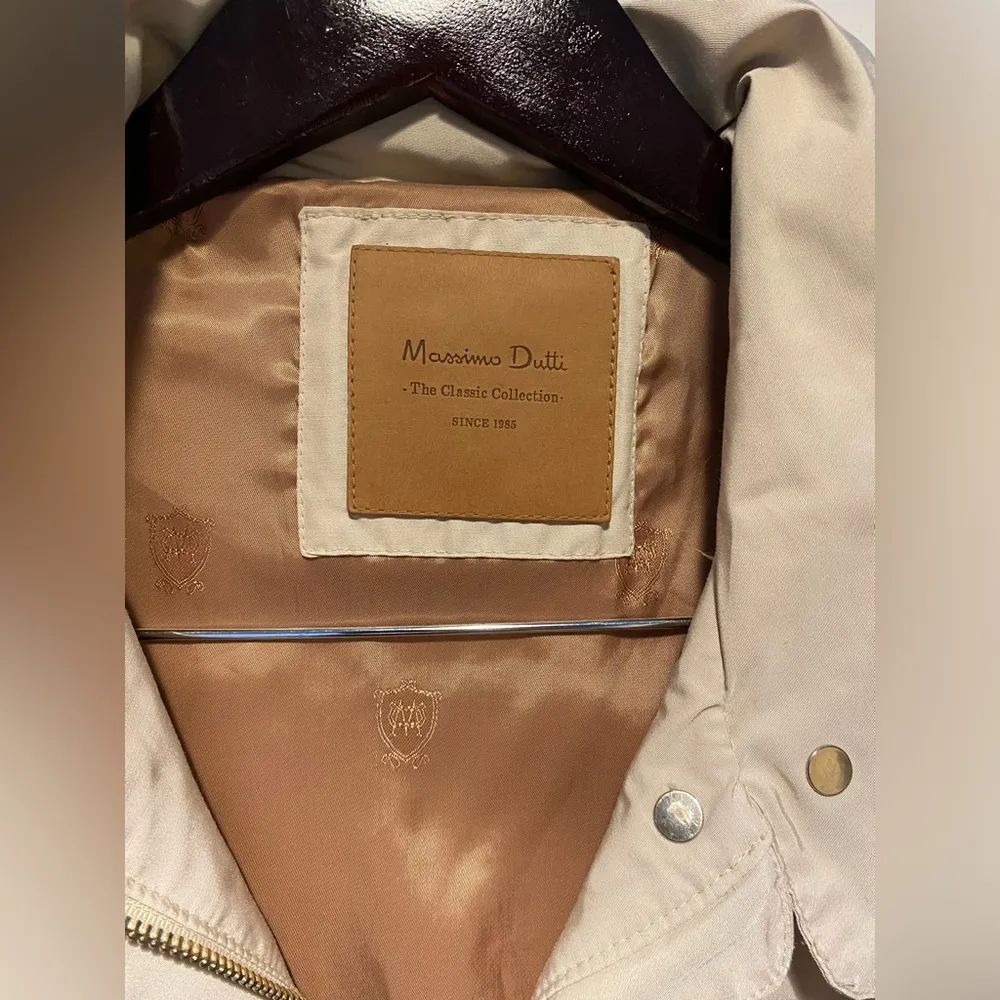 Massimo Dutti Short Beige Trench Coat Large Size 10 perfect for Fall! - Image 2