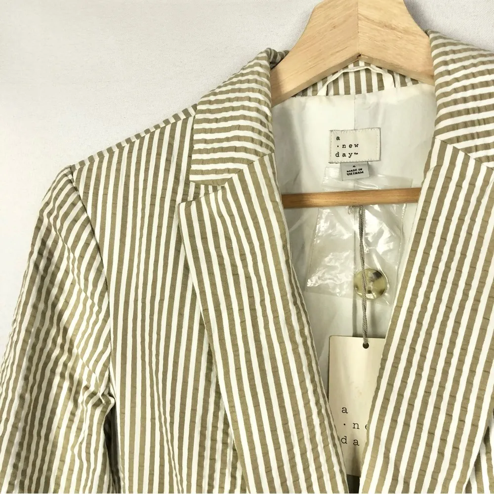 A New Day Beige Seersucker Single Button Blazer 4 - Image 5