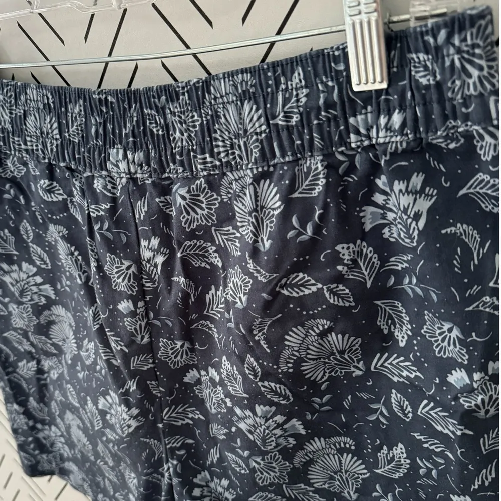 JACHS GIRLFRIEND Women’s Sz M Coastal Blue Floral Stretch Chino Preppy Shorts - Image 6