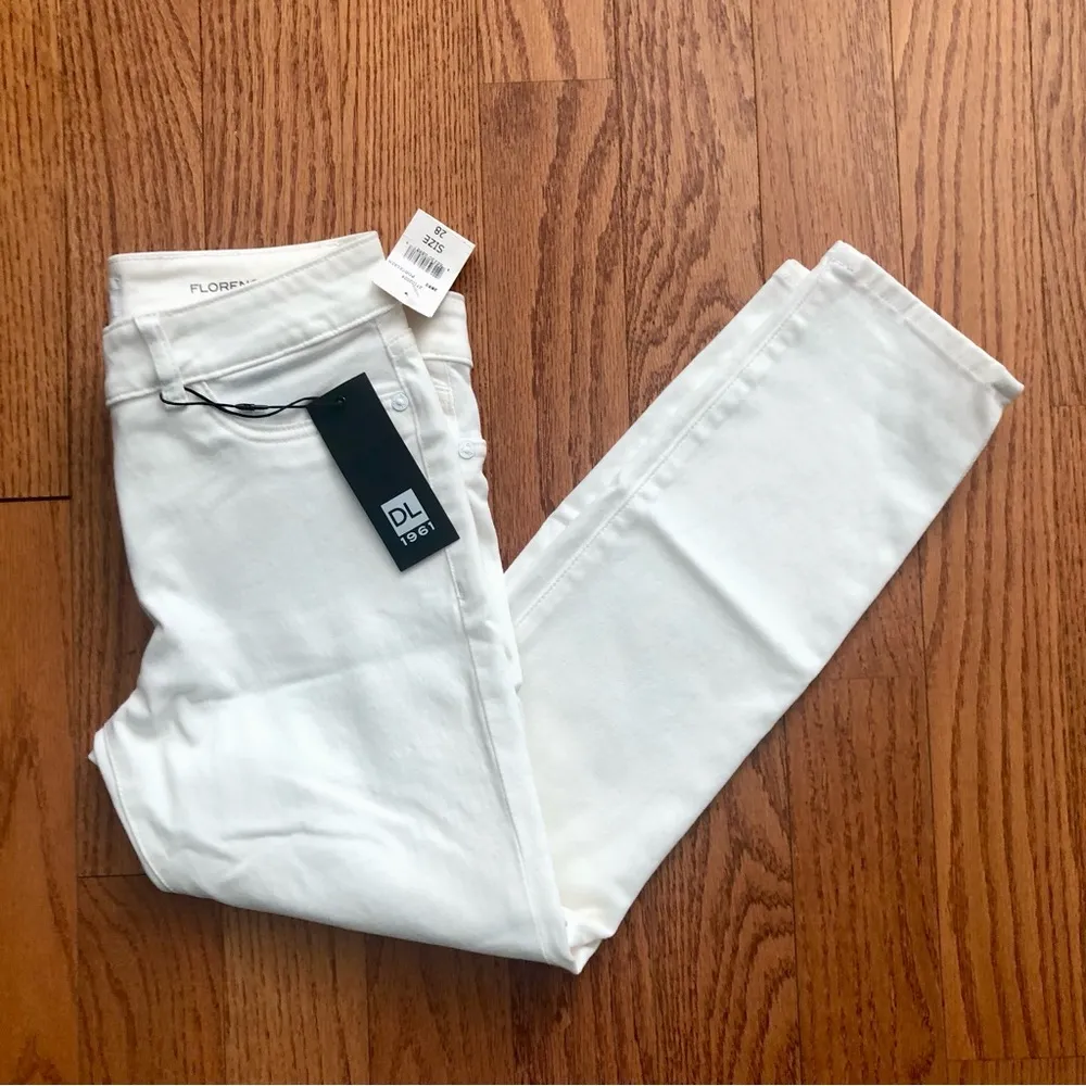 DL1961 Smart Denim Florence Cropped Instasculpt White denim Women’s Size 28 NWT - Image 13
