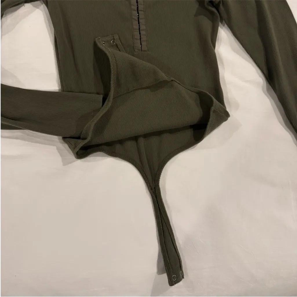 Abercrombie Long-Sleeve Hook-and-Eye Henley Bodysuit in Olive Green - Image 2