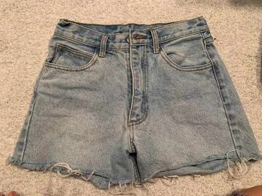 Brandy Melville Denim Shorts - Image 4