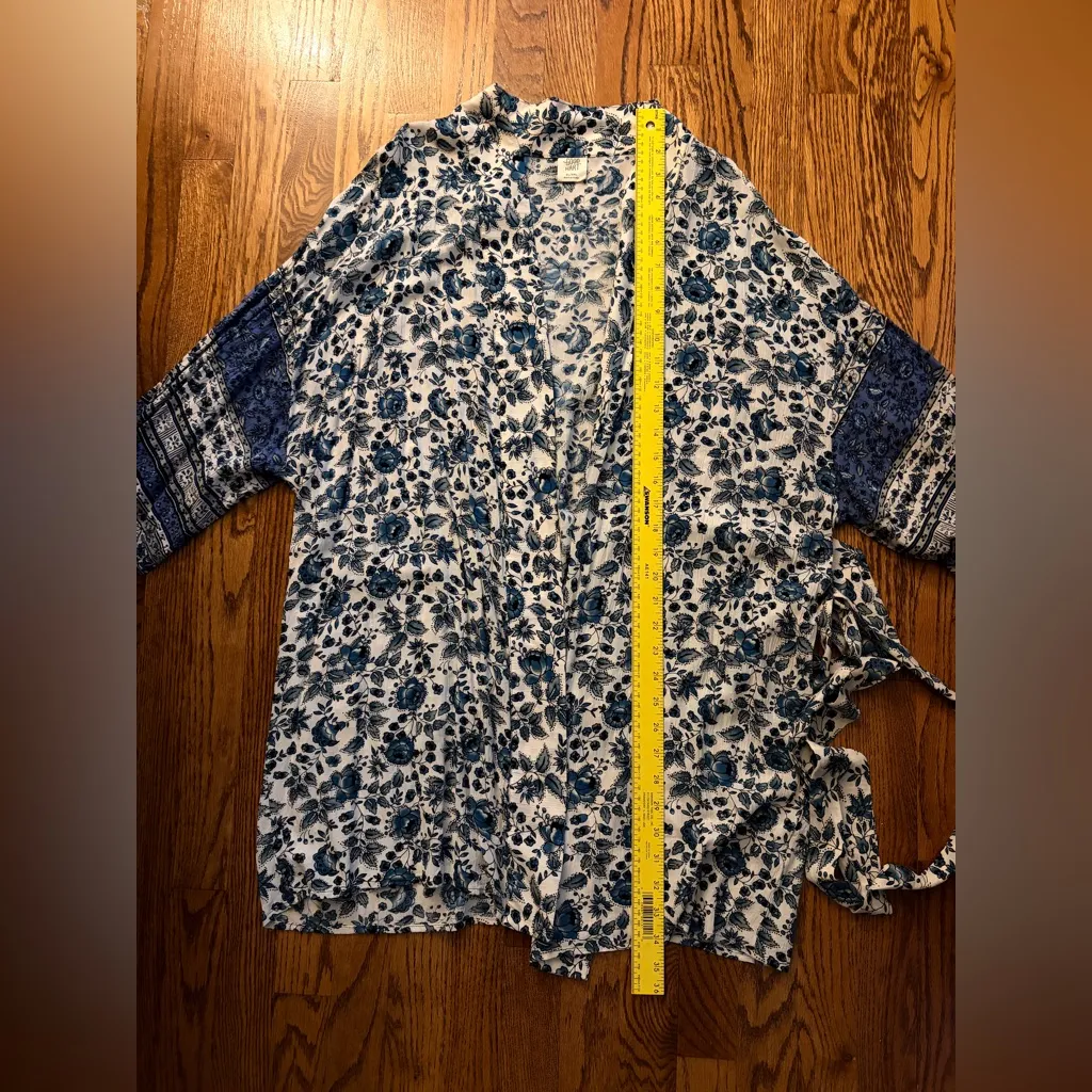 Matilda Jane Good Hart “Gulf Coast” Floral Kimono Cardigan
Size: XL/XXL Blue Size undefined - Image 4