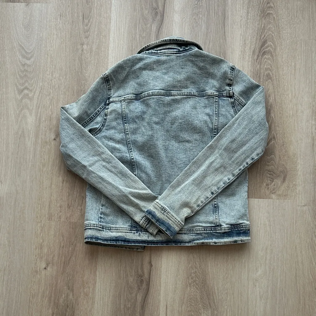 Zara Light Blue Denim Jacket with Metal Buttons - Image 2