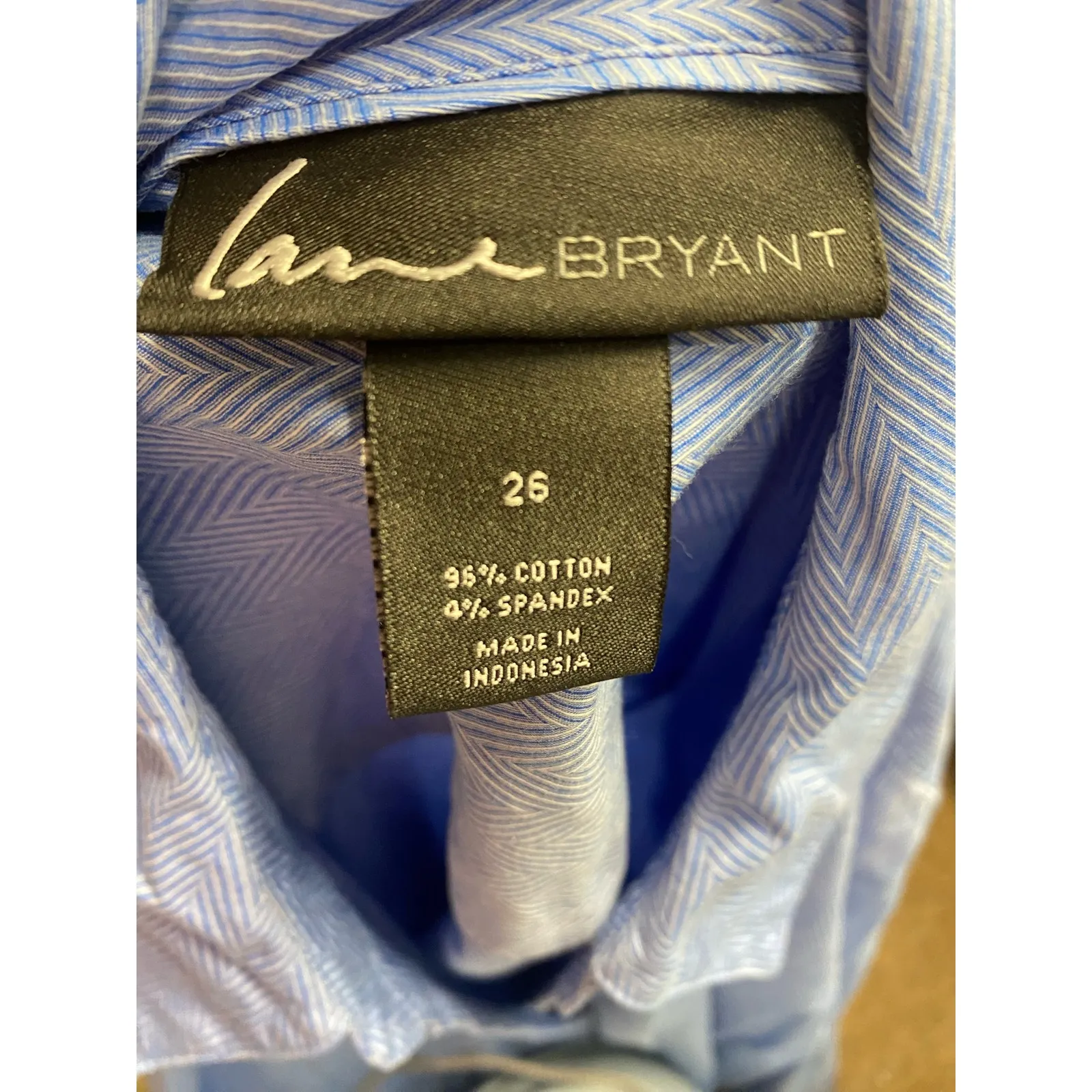 Lane Bryant pre-owned long sleeve button up size 26 (b49) - Image 2