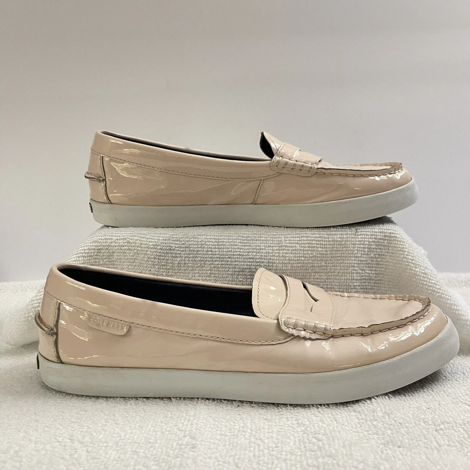 Womens Cole Haan Grand OS Nantucket light pink loafer size 9  Patent Leather - Image 2